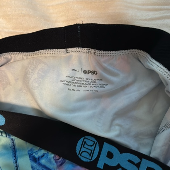 Psd shorts size small - Picture 3 of 3